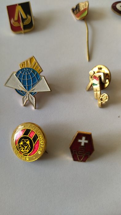 Значки спортна тематика и др.
