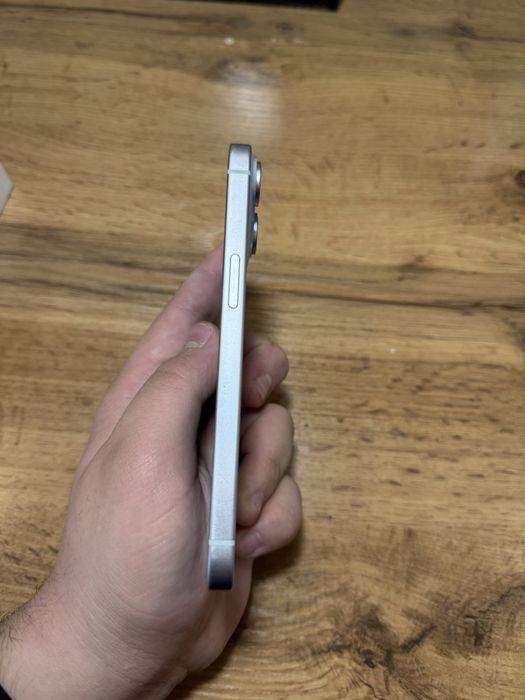 iPhone 15 128гб.
