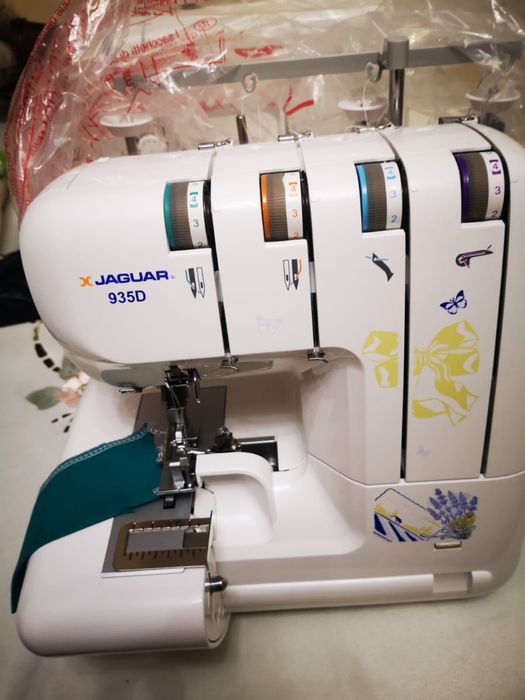 оверлок, швейная машина