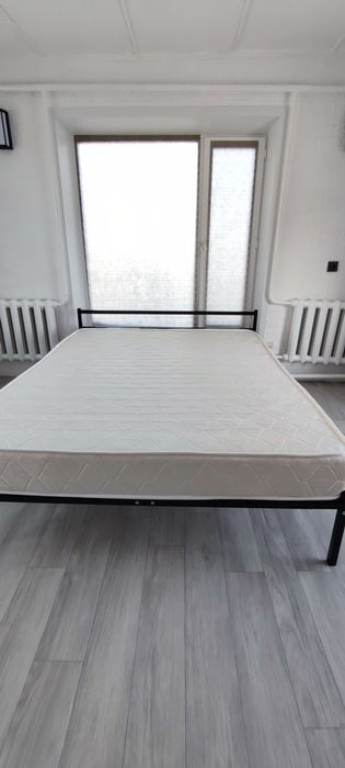 двухспальная кровать