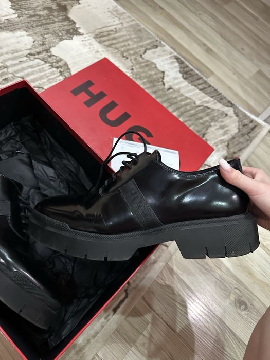 Официални мъжки обувки на HUGO