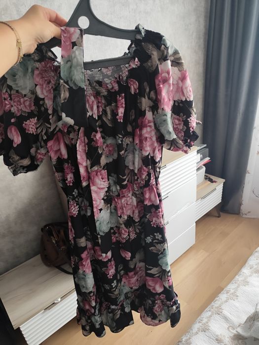 Продам женские платья