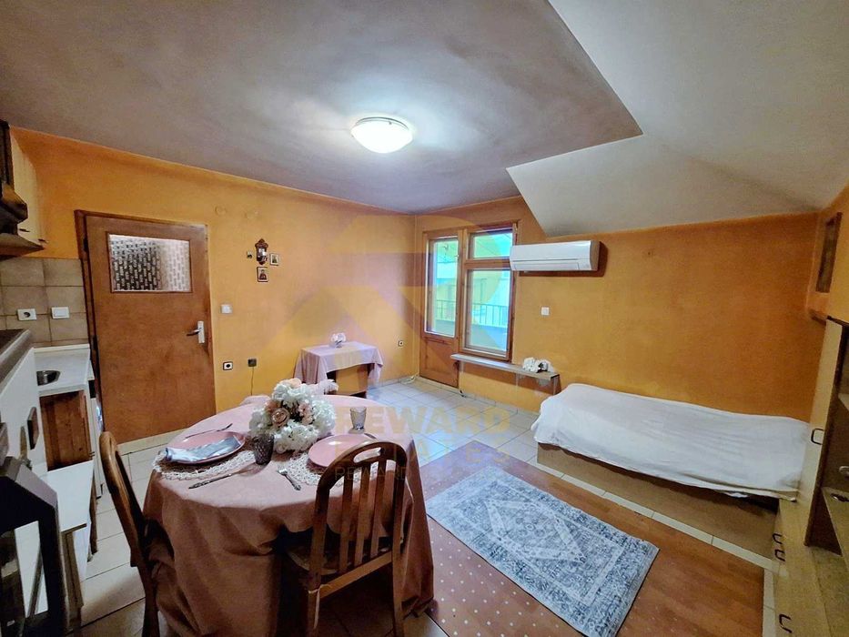 Продава се Двустаен апартамент в София, Карпузица - 50 кв.м за 2000 €/кв.м - Снимка #2