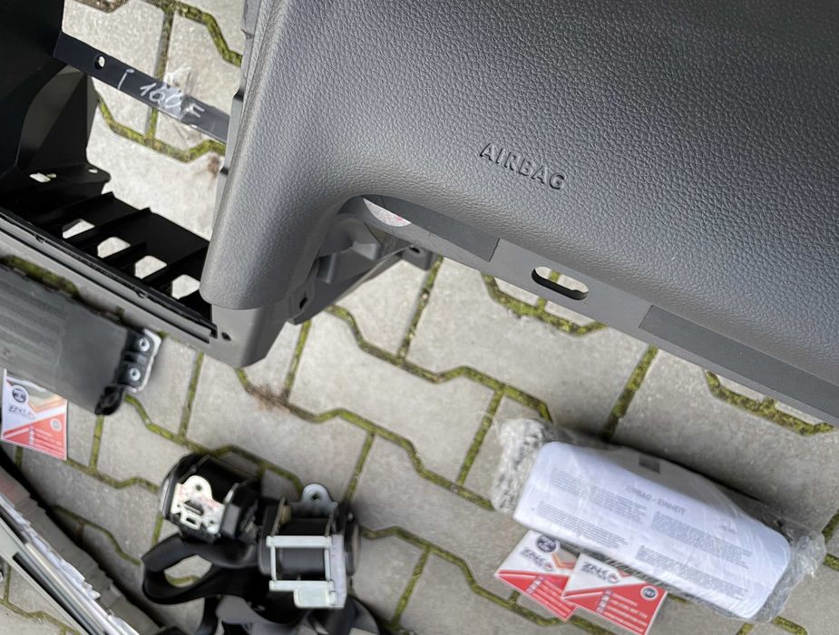 VW Golf 6 cabrio EOS - plansa bord - kit airbag - centuri de siguranta