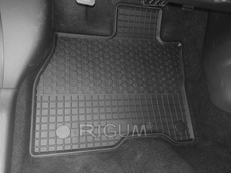 Гумени стелки NISSAN Leaf след 2017 г.