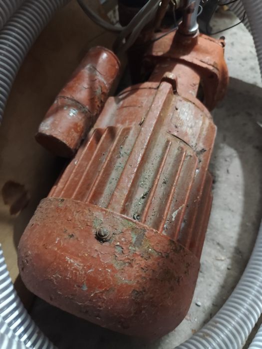 Продавам мотор за поливане