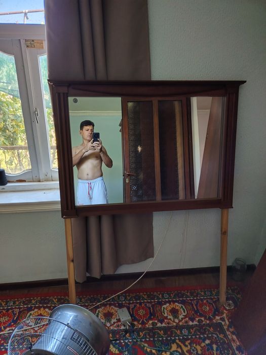 Продаëтся спальный гарнитур.