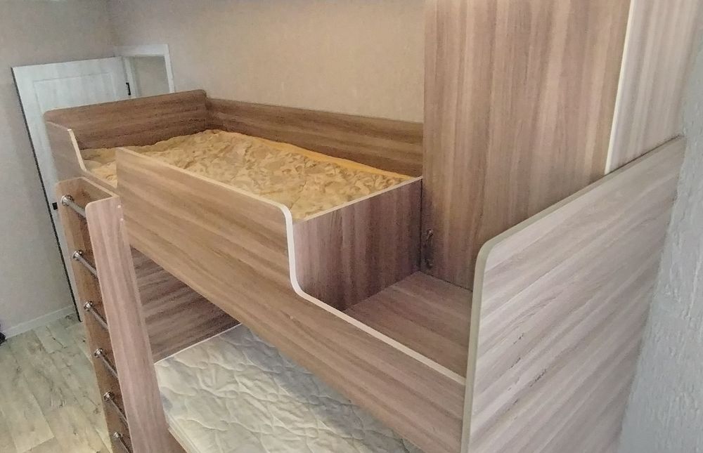 Кровать двухъярусная