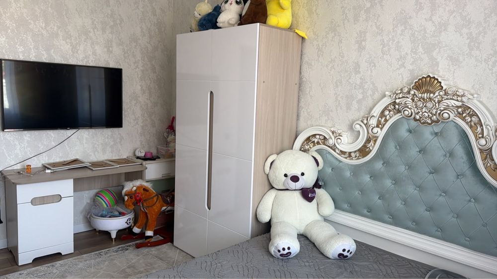 Спальний гарнитур срочно продам