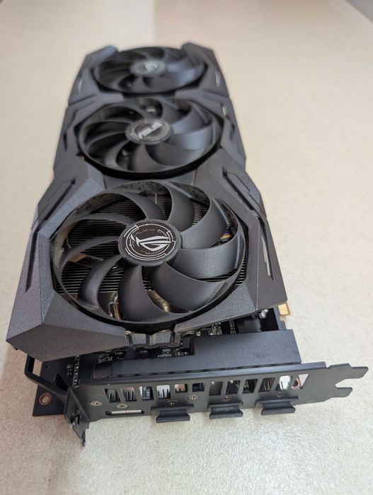 ASUS ROG STRIX RX 5700 XT gaming os 8GB