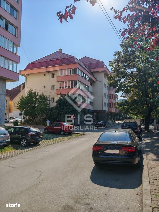Apartament spațios cu 4 camere, 2 băi – Zona Centrală (Mihai Eminescu)