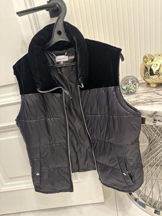 Calvin Klein , Zara.