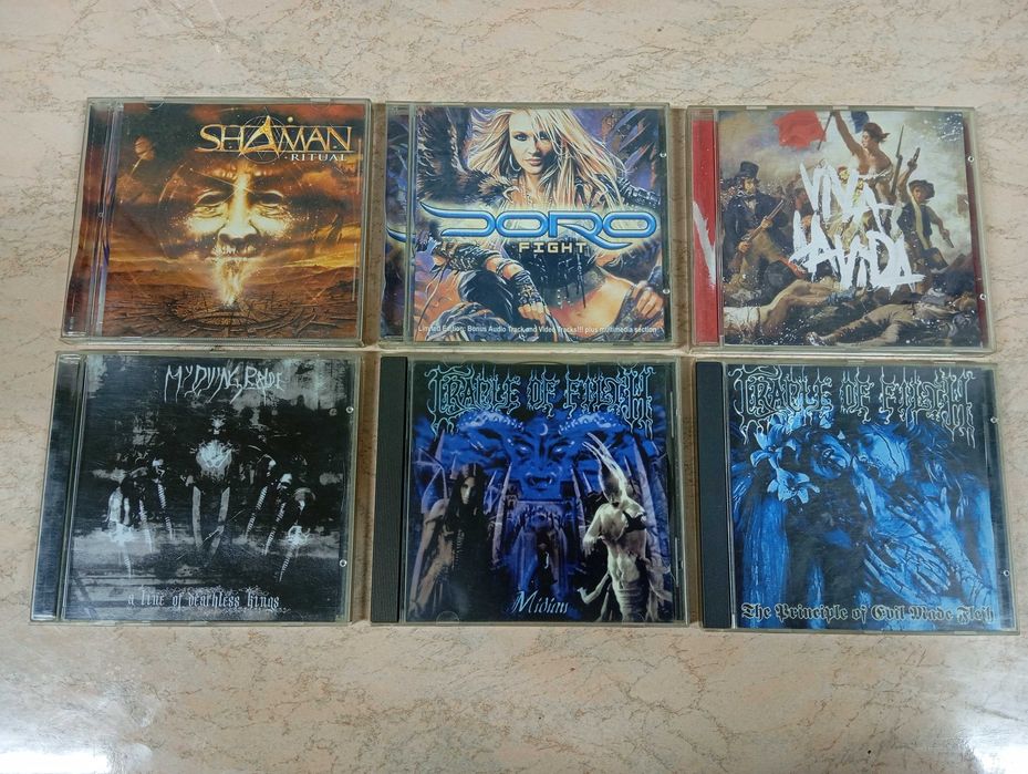 Продам CD диски с музыкой.