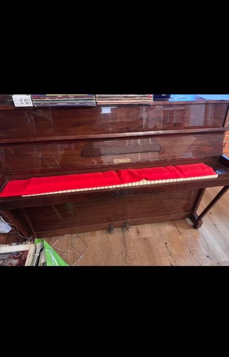 Пиано на RÖNISCH