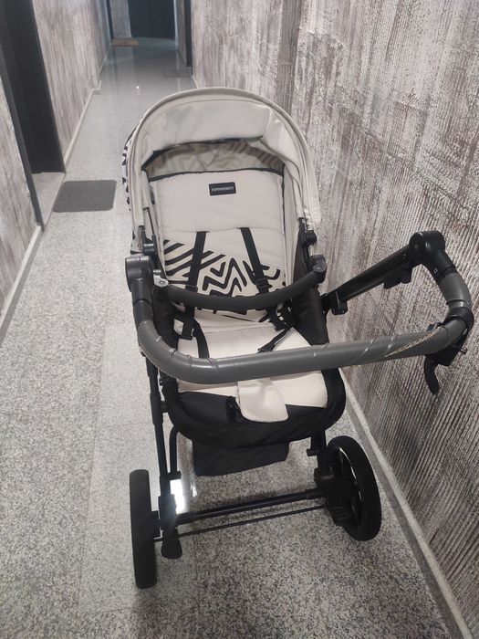 Бебешка количка.