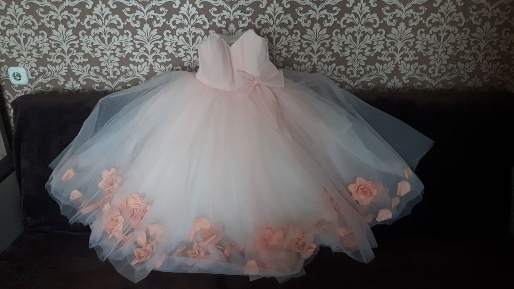 Потрясающее детское  платье