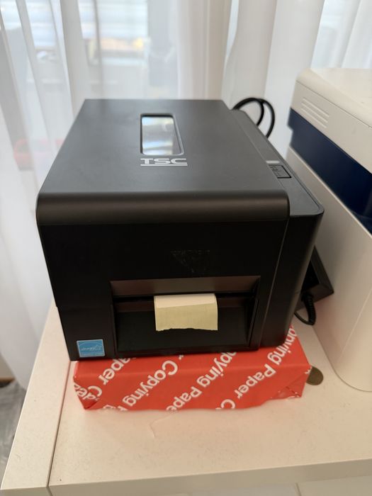 Vand imprimanta profesionala pentru etichete si coduri de bare TSC TE210