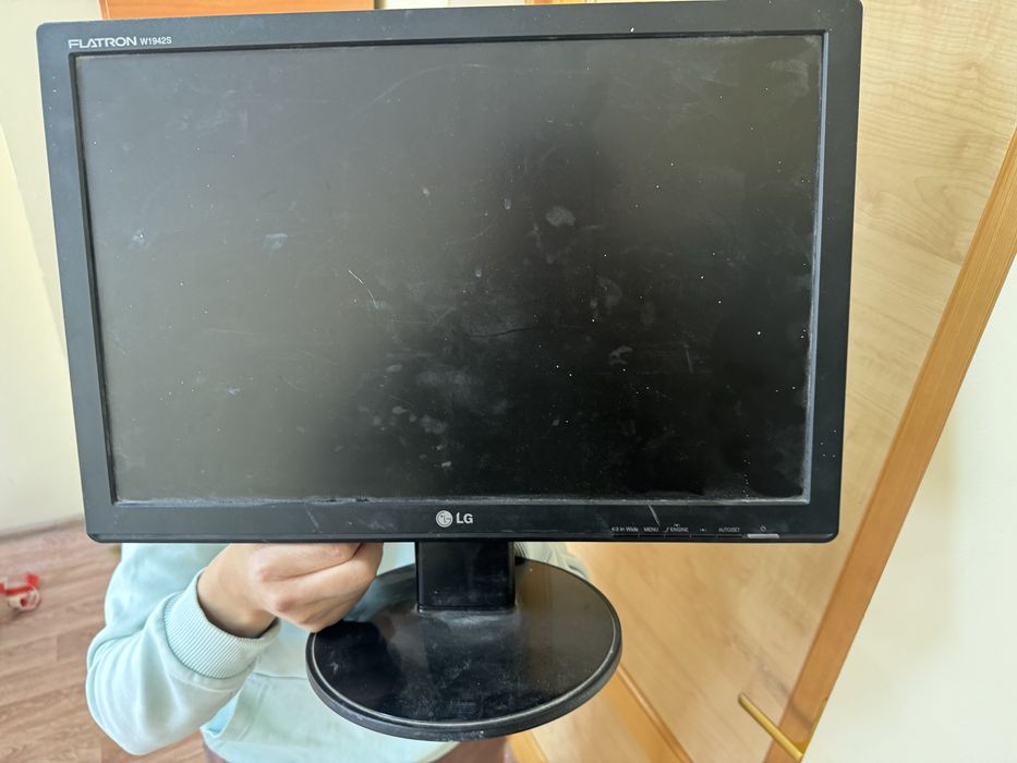 Монитор компютерь