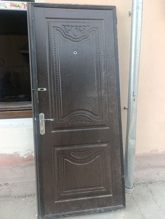 Temir eshik kesakisi yoq faqat