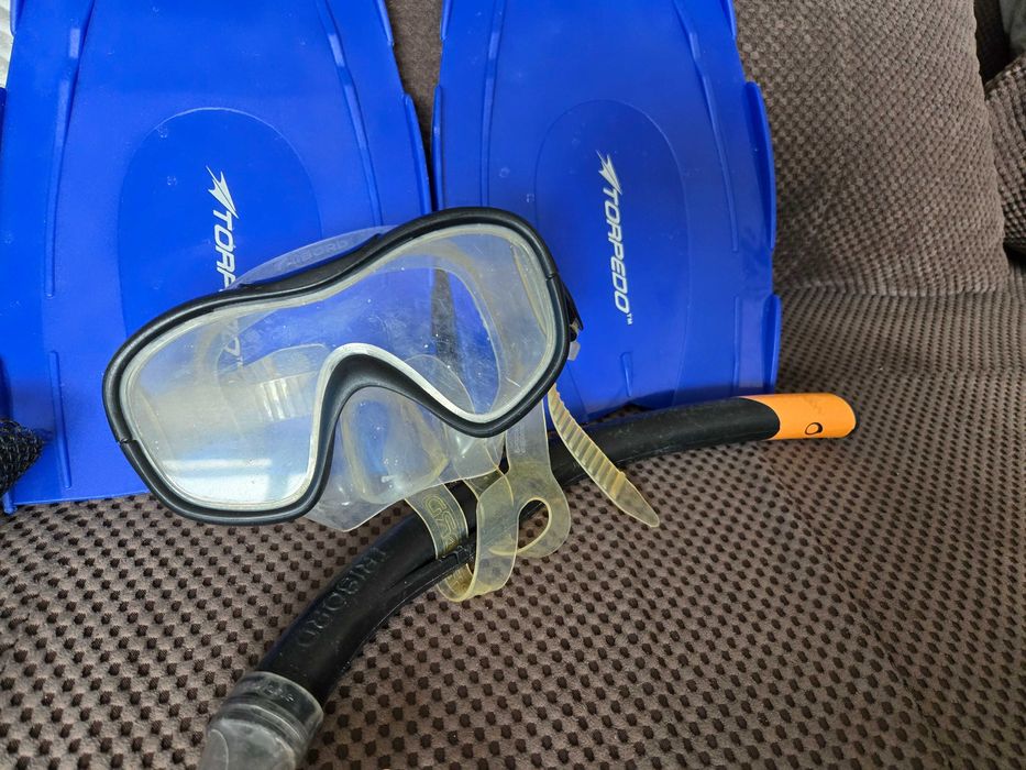 Плавници , шнорхел и маска 35лв.