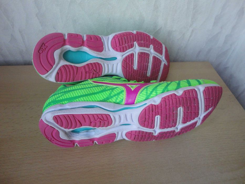 N39 Mizuno/дамски маратонки