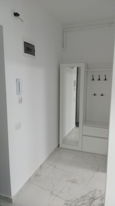 Închiriez garsonieră modernă, bloc nou