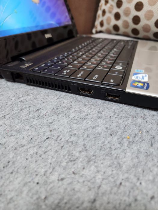Лаптоп Dell Inspiron