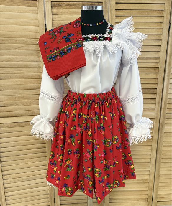 Costum traditional/popular pentru femei de Maramures