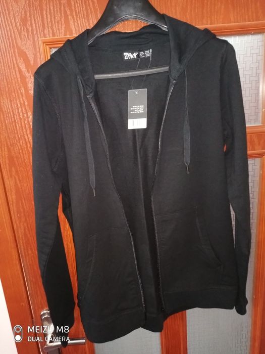 Два суичъра размер М