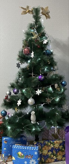 Продам елку искуственную