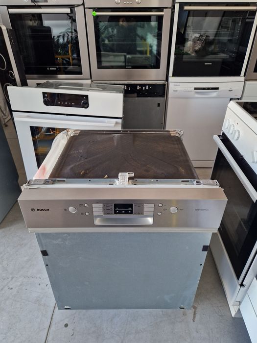 Съдомиялна BOSCH за полувграждане