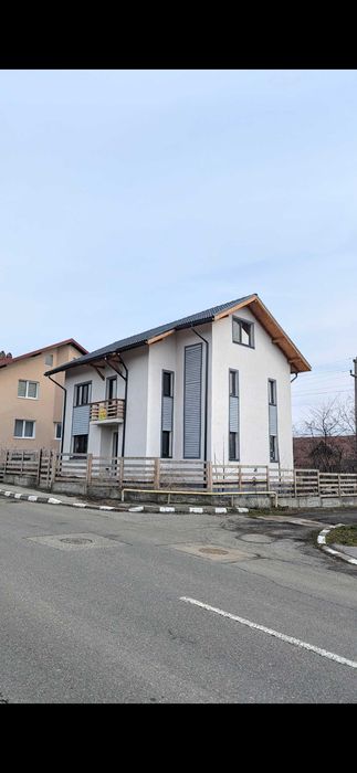 Casă la preț de apartament pe Aurelian Sacerdoțeanu Râmnicu Vâlcea