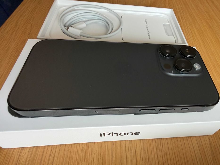 Apple iPhone 14 Pro 128 GB Space Black + подаръци