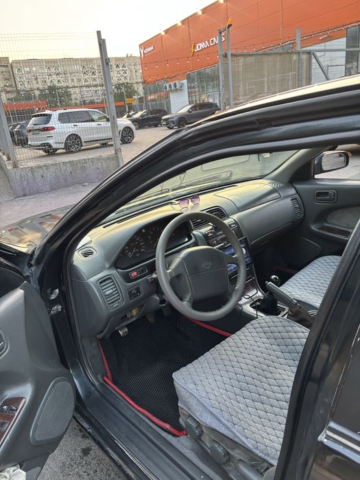 Nissan Maxima a32.