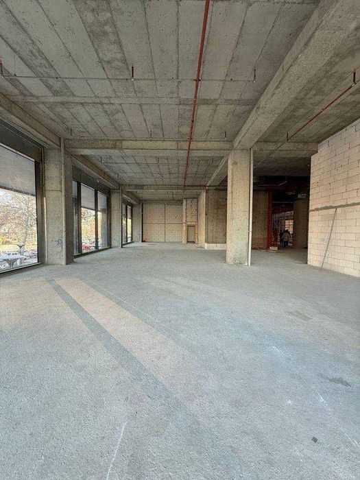 Первая линия 560 м2 в Piramit Mall ул Бобура 1-нотариальня Аэропорт