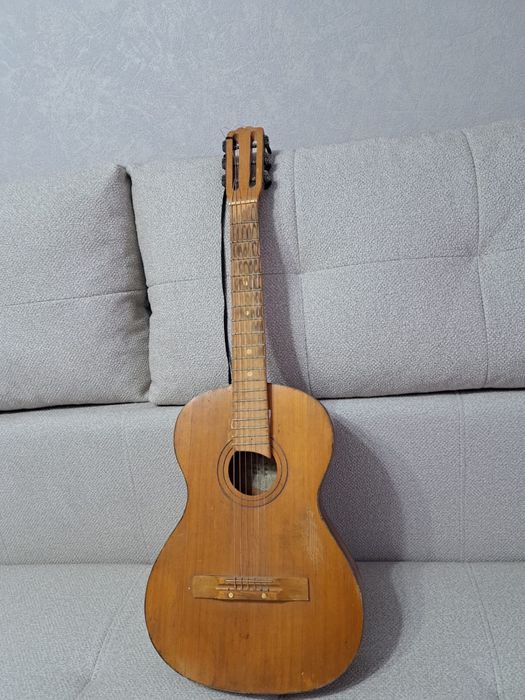 Продам классическая гитара