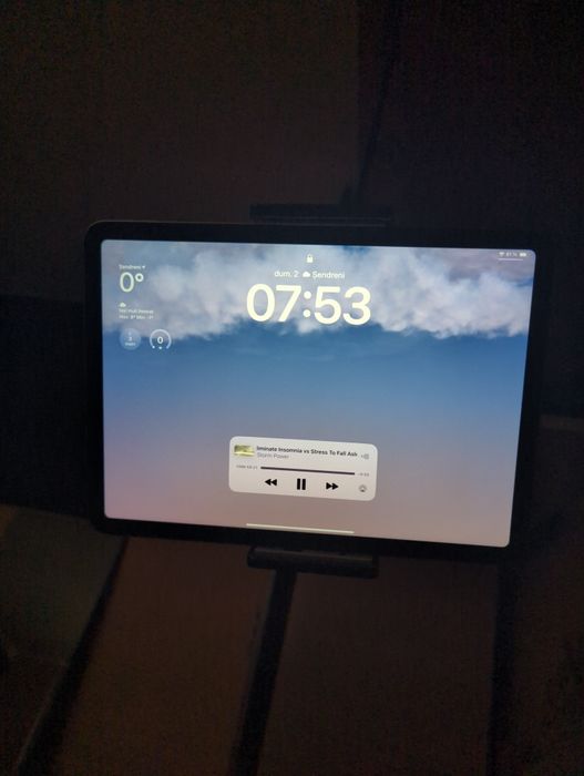 Vand sau schimb ipad m2 si iphone 15 plus