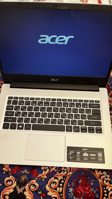 Ноутбук Acer Aspire1