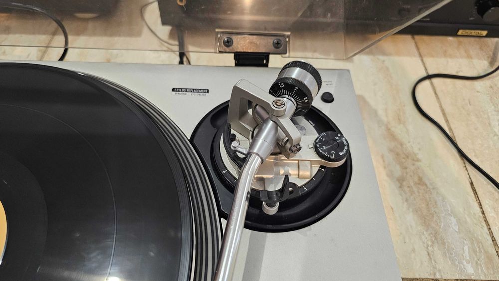 Pickup Technics SL-1700MK2 direct drive functional (cititi) test video