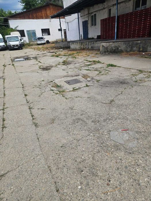 Vand cladire industriala ( hala ) P+3 sau inchiriez (2 euro/mp)