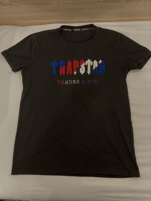 Тениски: Dolce & Gabbana, Trapstar