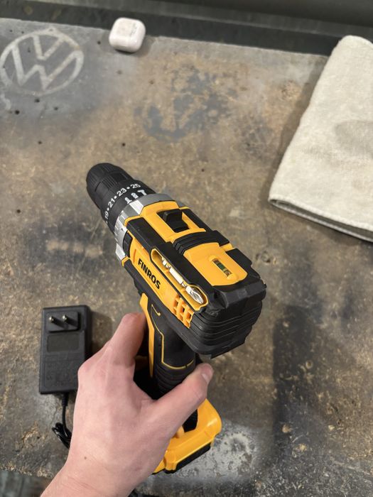 Продам шуруповерты