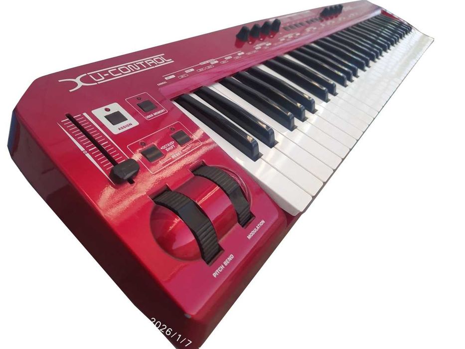 Behringer UMX610 61-klavishli USB/MIDI kontroller (Qizil)