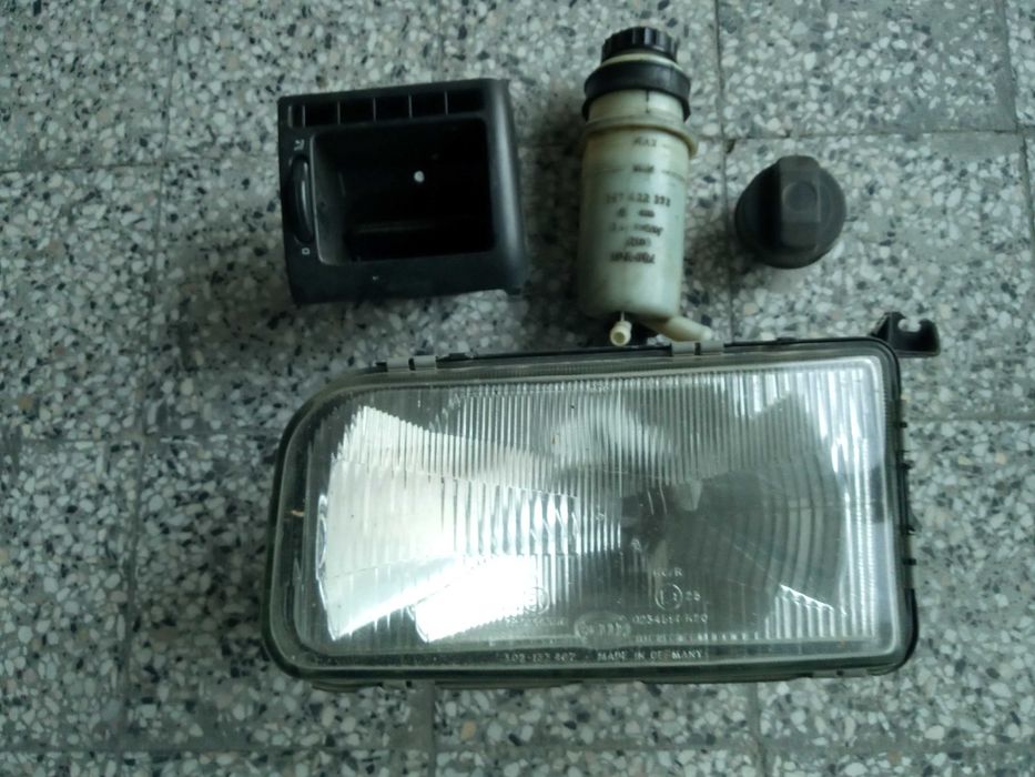 Пасат б3 комби на части. Колата е 1.8 RP 90
5 лв. / 2.56 €