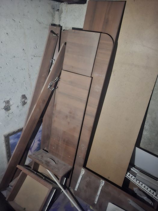 Шкаф кіре берісте еш жері сынбаған дом үйге дәл келеді