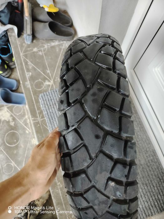 Cauciuc de motocicletă față spate