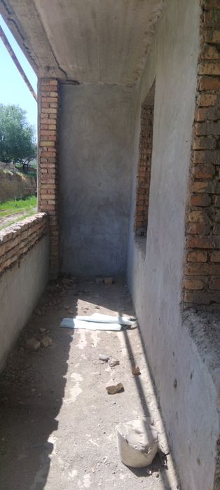 Продаю свою 2ком.1эт.64школа.Срочно