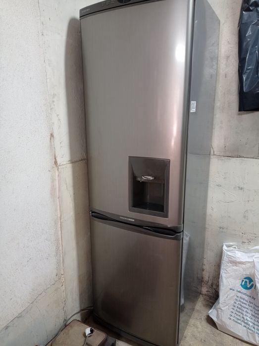 Хладилник SAMSUNG с 180/60см.