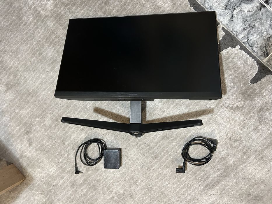 Нов монитор Samsung