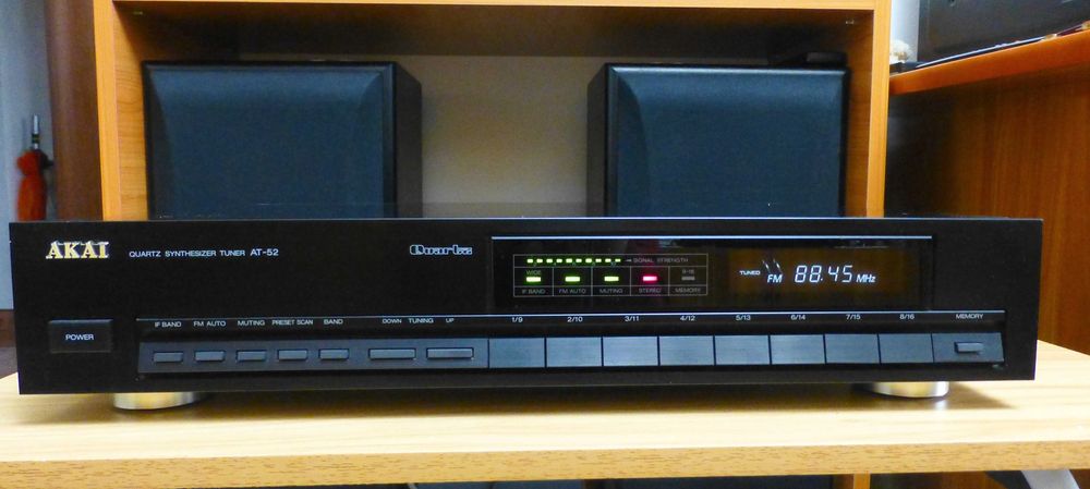 Tuner Akai AT-52